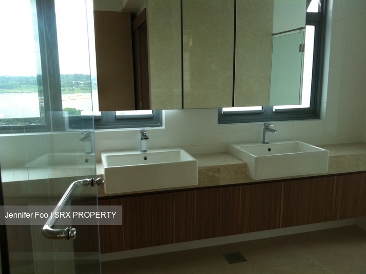 Waterfront Waves (D16), Condominium #375546731